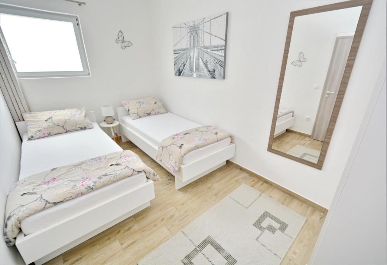 Holiday Home Paulin Obrovac Luaran gambar