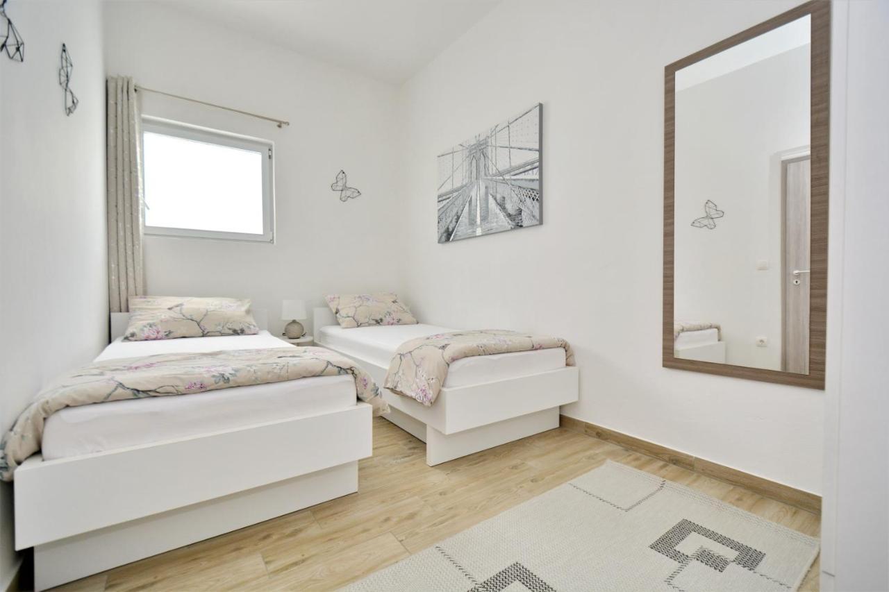 Holiday Home Paulin Obrovac Luaran gambar